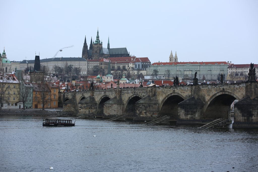 Pont Charles et chateau